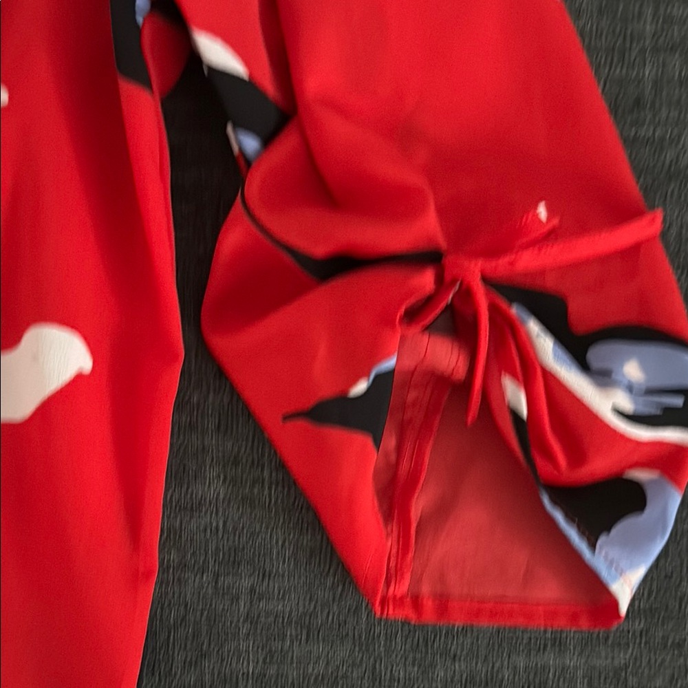 HOST PICK Bold spring abstract tulip top - Picture 4 of 6